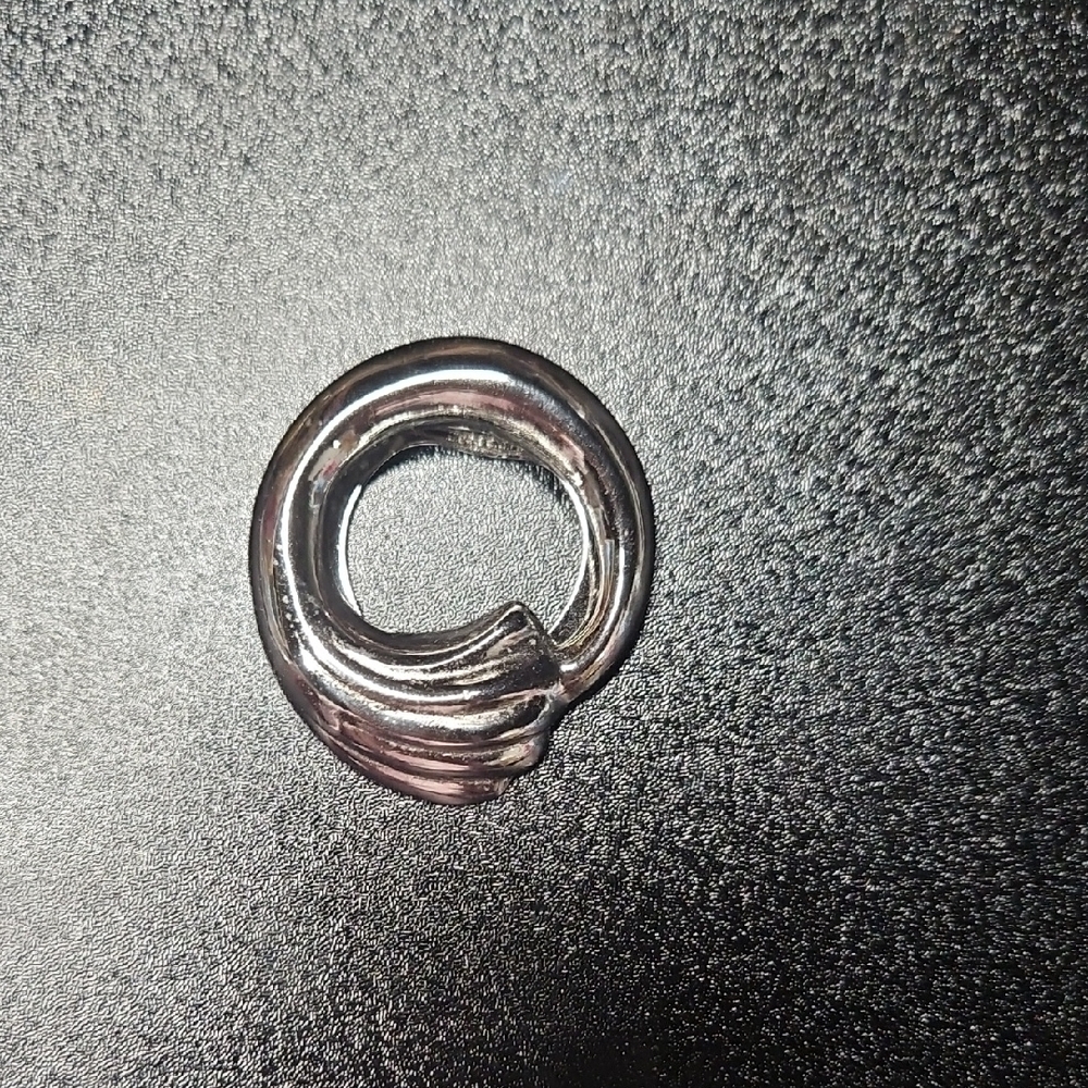 🔴Silver Circular Metal Scarf Holder🔴